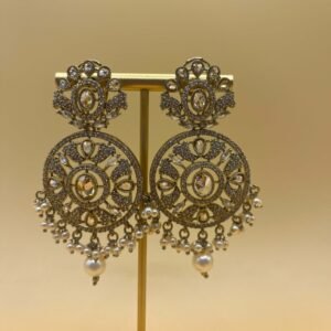 Dangling Elegance - Image 4