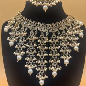 Dangling Elegance - Image 2